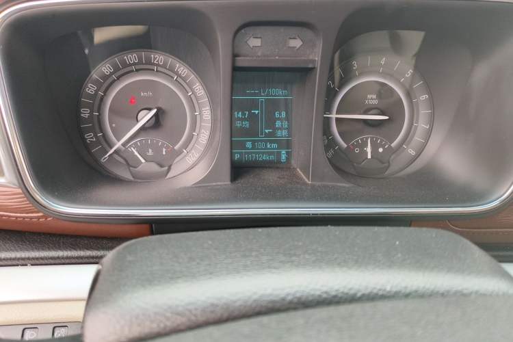 Used Buick GL8 2017 25S Luxury Version China V Standard Odometer Close Up