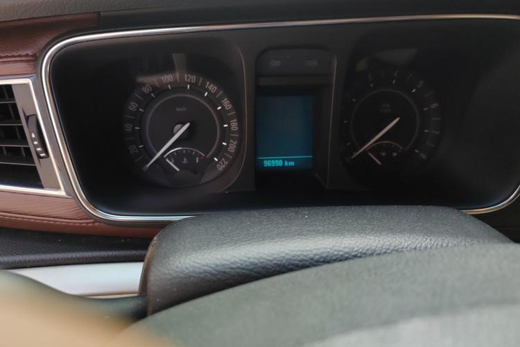 Used Buick GL8 2017 25S Comfort Version China V Standard Odometer Close Up