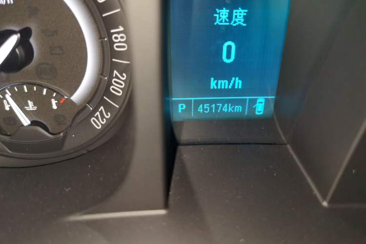 Used Buick GL8 2017 25S Prestige Version China V Standard Odometer Close Up