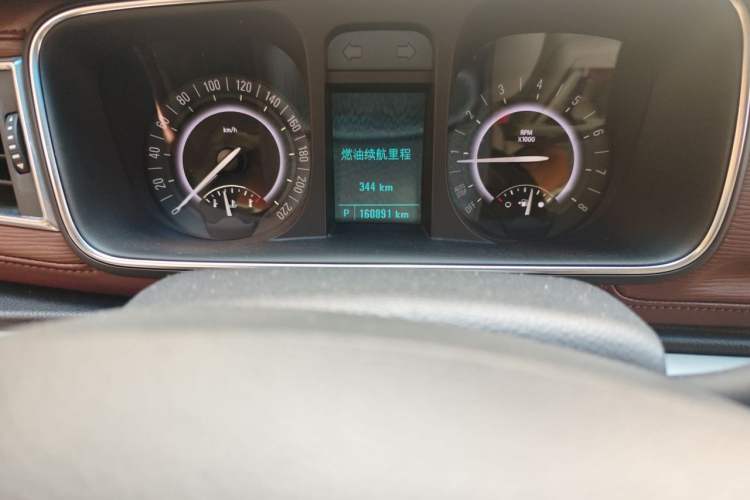 Used Buick GL8 2017 25S Luxury Version China V Standard Odometer Close Up