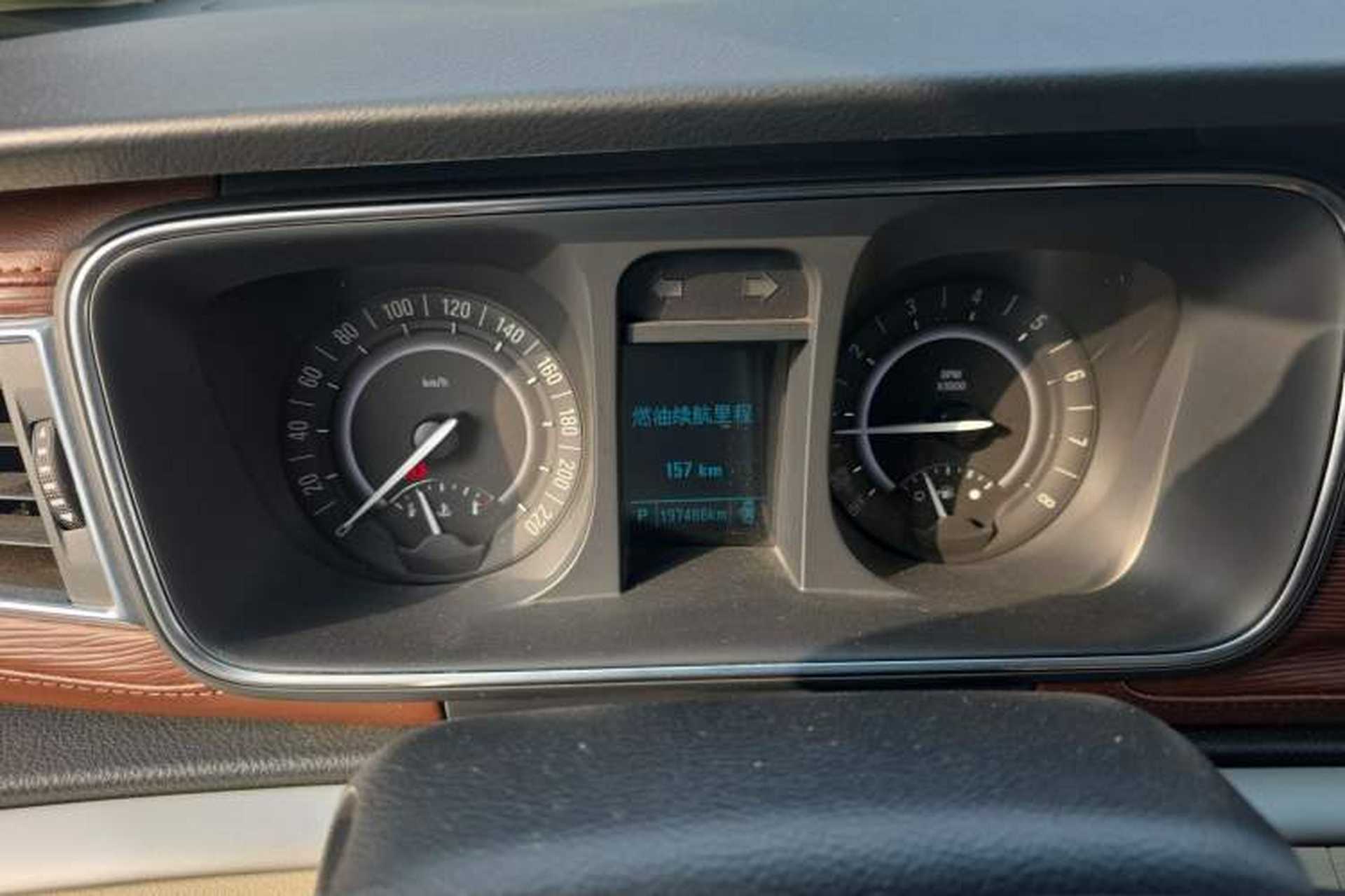 Used Buick GL8 2017 25S Comfort Version China V Standard Odometer Close Up