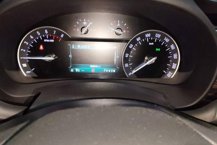 Used Buick GL8 2017 ES 28T Luxury Model China V Standard Odometer Close Up