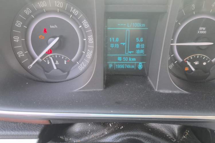 Used Buick GL8 2017 25S Luxury Version China V Standard Odometer Close Up