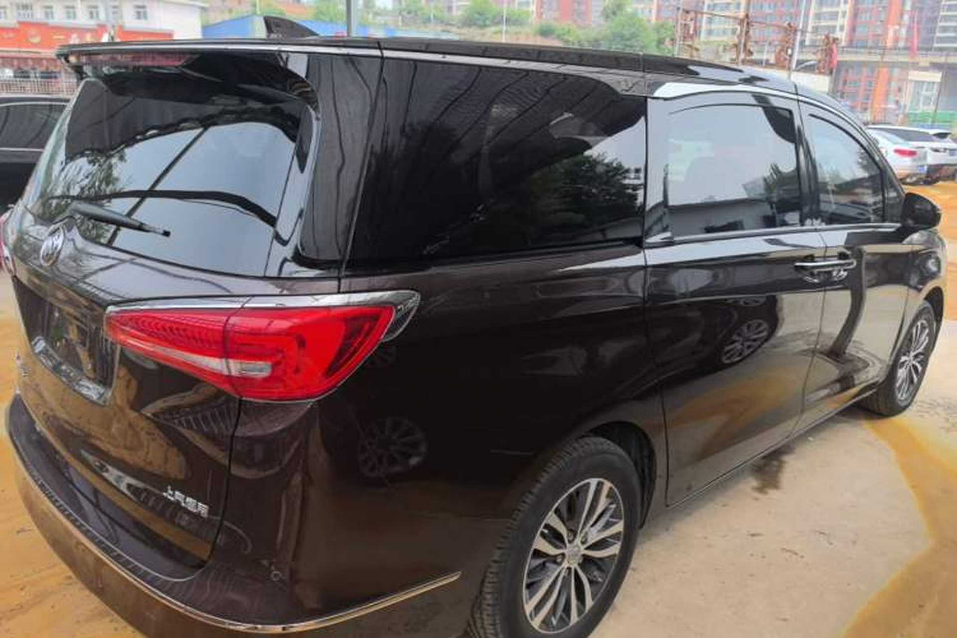 Used Buick GL8 2017 ES 28T Luxury Model China V Standard Rear Right 45 Deg