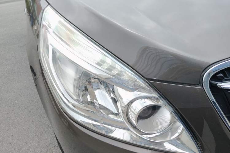 Used Buick GL8 2017 25S Luxury Version China V Standard Right Front Headlight