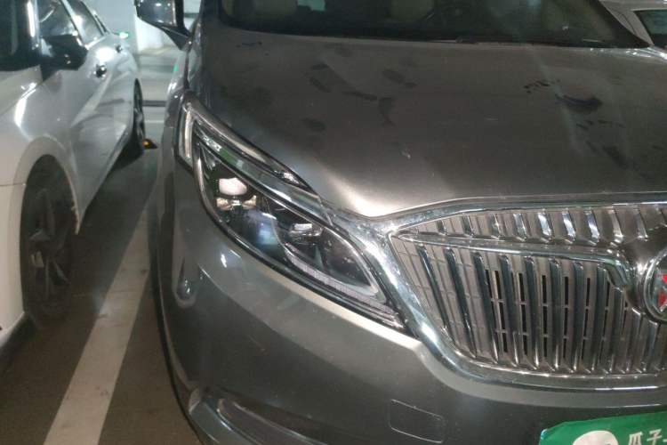 Used Buick GL8 2017 ES 28T Premium Version China V Standard Right Front Headlight