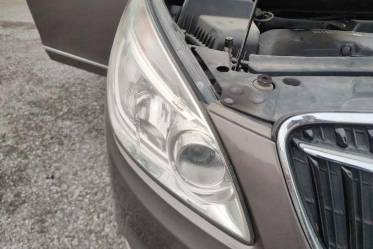 Used Buick GL8 2017 25S Prestige Version China V Standard Right Front Headlight