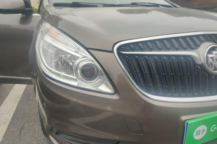 Used Buick GL8 2017 25S Luxury Version China V Standard Right Front Headlight