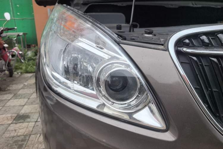 Used Buick GL8 2017 25S Comfort Version China V Standard Right Front Headlight