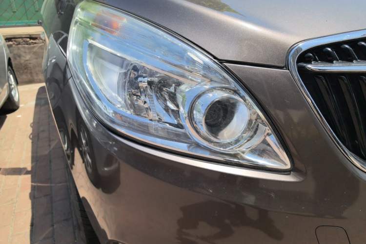 Used Buick GL8 2017 25S Luxury Version China V Standard Right Front Headlight
