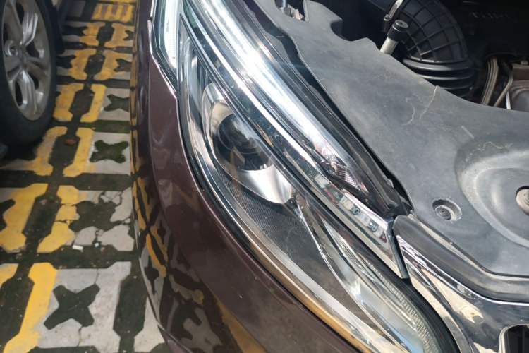 Used Buick GL8 2017 ES 28T Comfort Model China V Standard Right Front Headlight