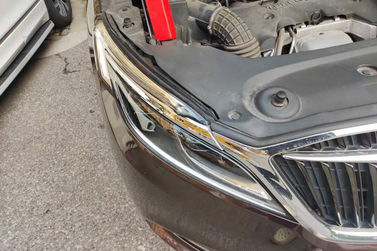 Used Buick GL8 2017 ES 28T Luxury Model China V Standard Right Front Headlight