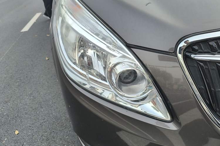 Used Buick GL8 2017 25S Comfort Version China V Standard Right Front Headlight