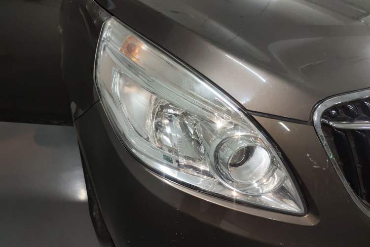 Used Buick GL8 2017 25S Comfort Version China V Standard Right Front Headlight