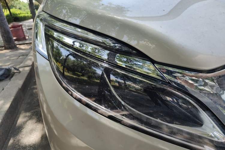 Used Buick GL8 2017 ES 28T Luxury Model China V Standard Right Front Headlight