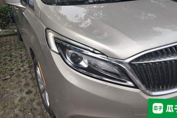 Used Buick GL8 2017 ES 28T Comfort Model China V Standard Right Front Headlight