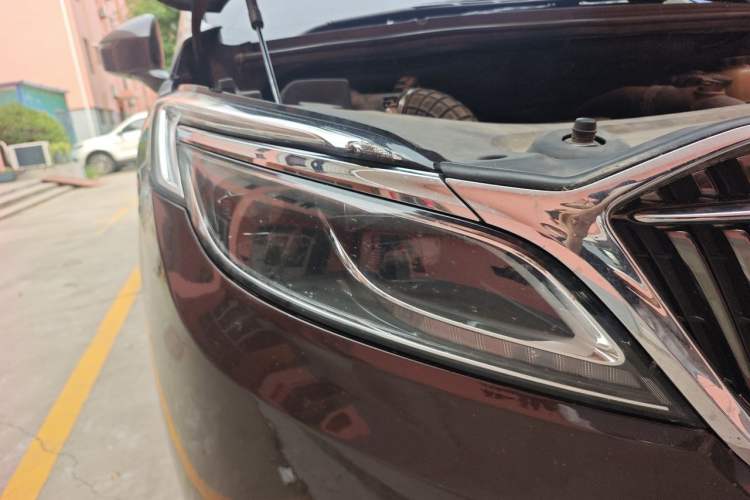 Used Buick GL8 2017 ES 28T Luxury Model China V Standard Right Front Headlight