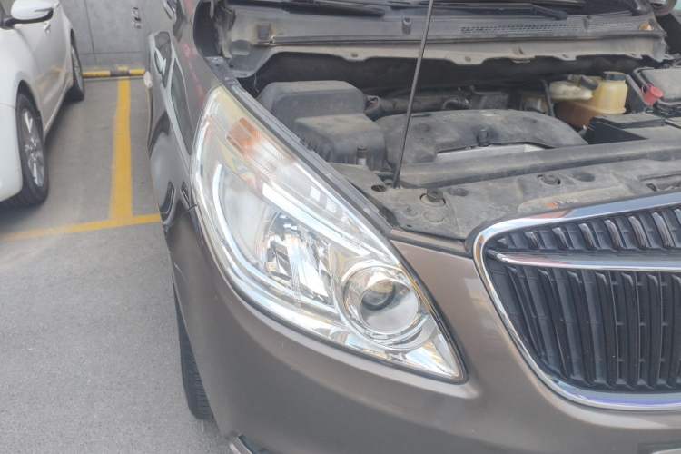 Used Buick GL8 2017 25S Luxury Version China V Standard Right Front Headlight