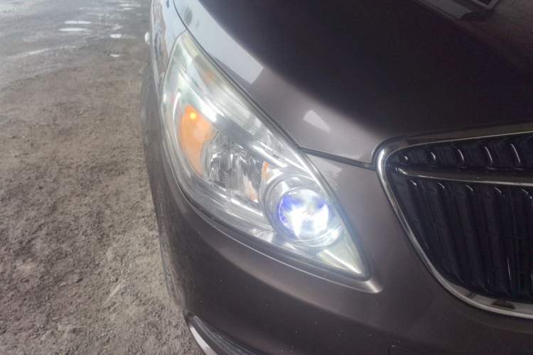 Used Buick GL8 2017 25S Comfort Version China V Standard Right Front Headlight