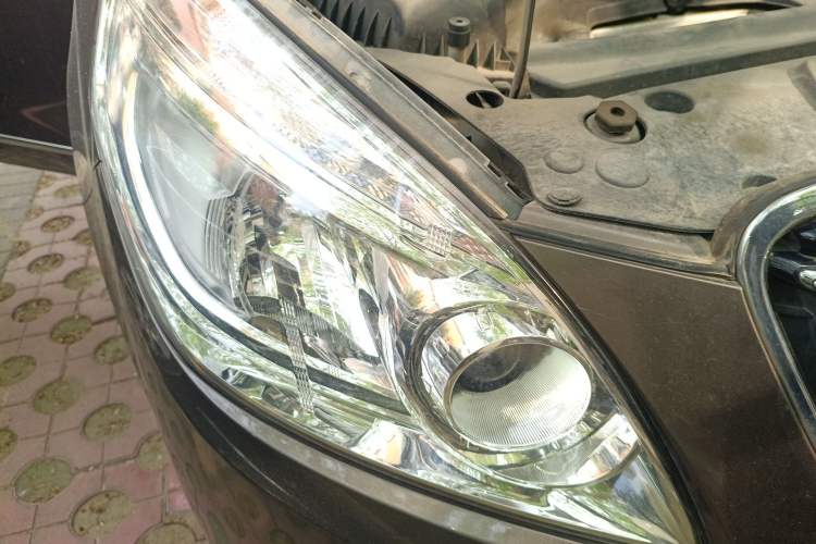 Used Buick GL8 2017 25S Luxury Version China V Standard Right Front Headlight