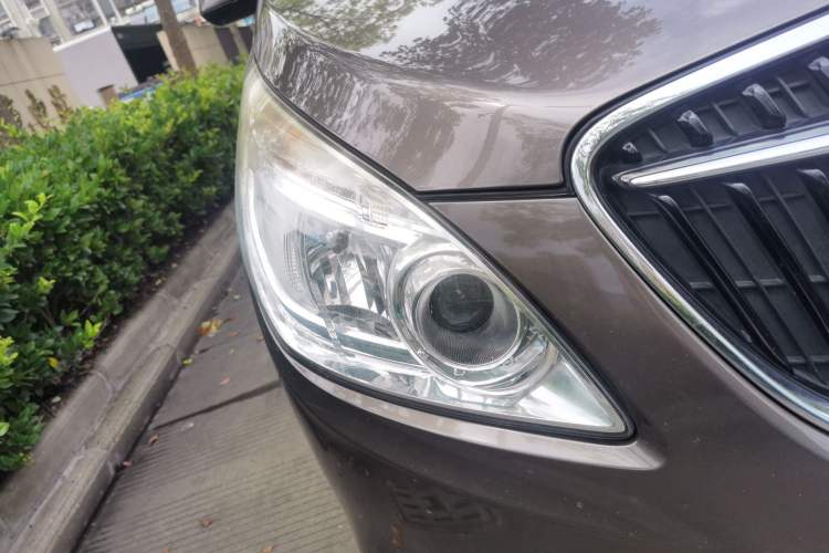 Used Buick GL8 2017 25S Prestige Version China V Standard Right Front Headlight