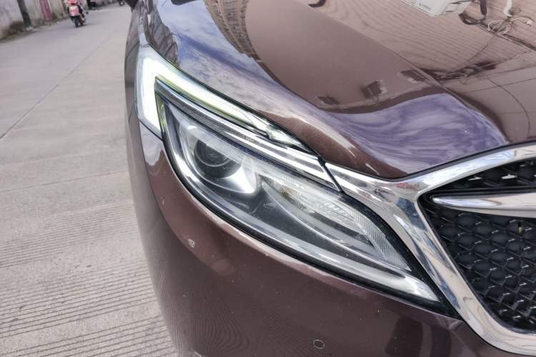 Used Buick GL8 2017 ES 28T Comfort Model China V Standard Right Front Headlight