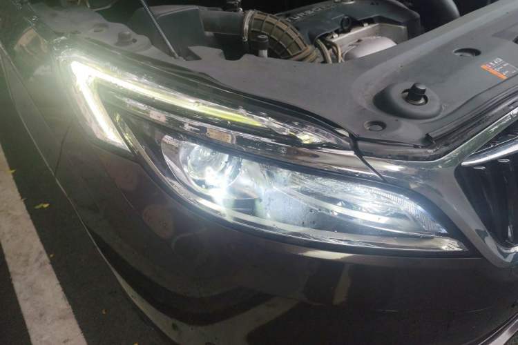 Used Buick GL8 2017 ES 28T Comfort Model China V Standard Right Front Headlight
