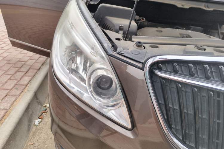 Used Buick GL8 2017 25S Luxury Version China V Standard Right Front Headlight