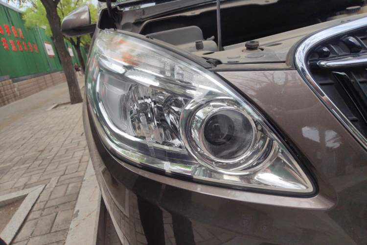 Used Buick GL8 2017 25S Luxury Version China V Standard Right Front Headlight