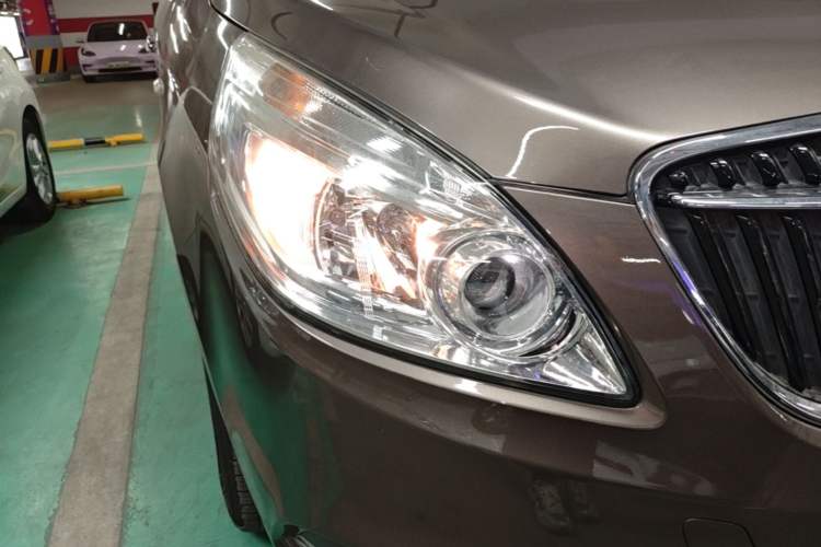 Used Buick GL8 2017 25S Comfort Version China V Standard Right Front Headlight