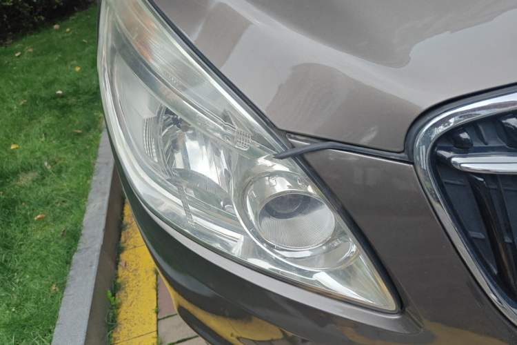 Used Buick GL8 2017 25S Luxury Version China V Standard Right Front Headlight