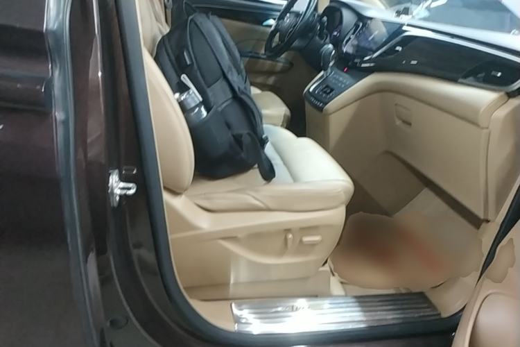 Used Buick GL8 2017 ES 28T Premium Version China V Standard Right Front Seat