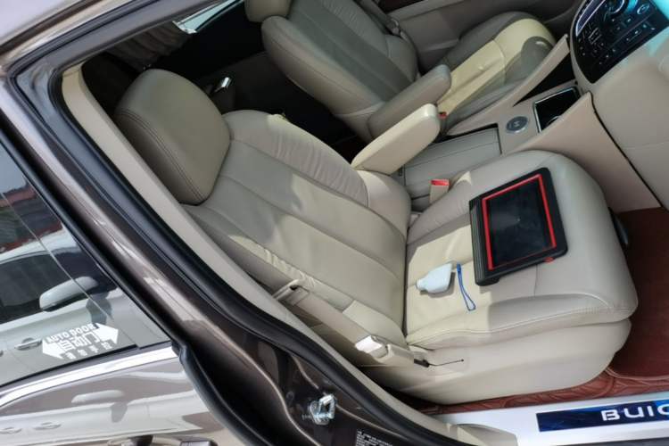Used Buick GL8 2017 25S Luxury Version China V Standard Right Front Seat