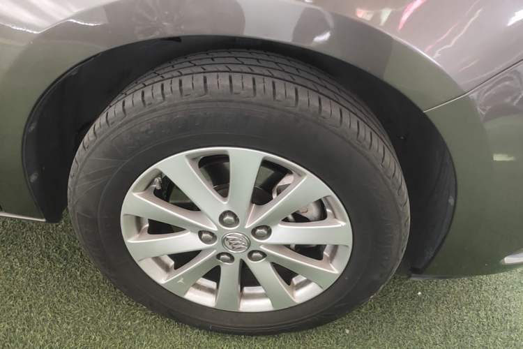 Used Buick GL8 2017 25S Luxury Version China V Standard Right Front Wheel Hub