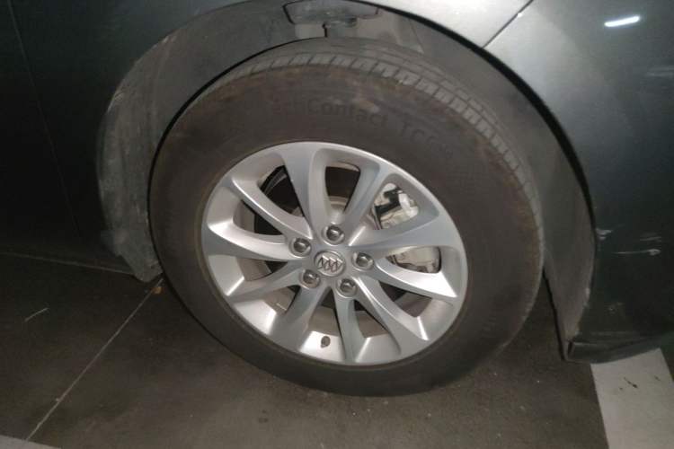 Used Buick GL8 2017 ES 28T Premium Version China V Standard Right Front Wheel Hub