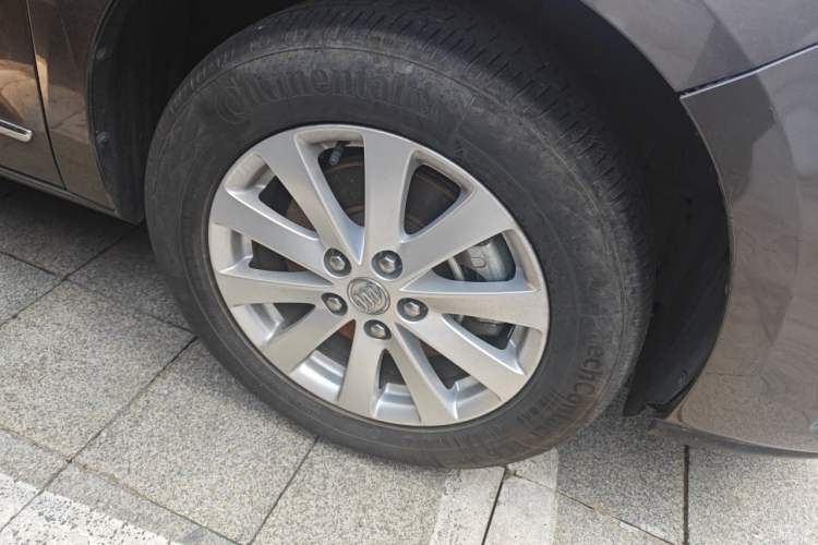 Used Buick GL8 2017 25S Luxury Version China V Standard Right Front Wheel Hub
