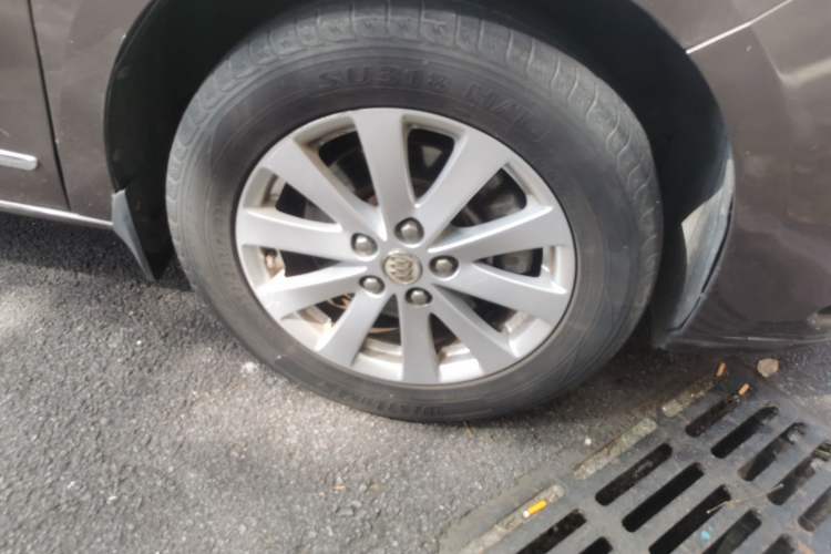 Used Buick GL8 2017 25S Luxury Version China V Standard Right Front Wheel Hub