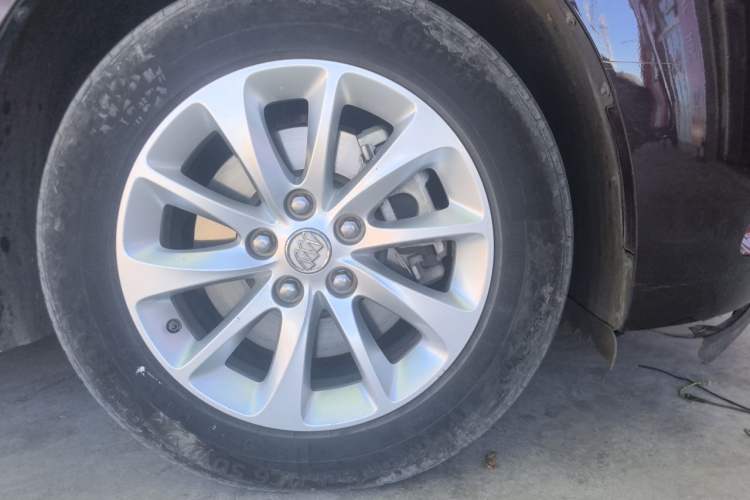 Used Buick GL8 2017 ES 28T Premium Version China V Standard Right Front Wheel Hub
