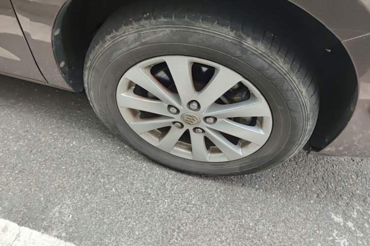 Used Buick GL8 2017 25S Comfort Version China V Standard Right Front Wheel Hub