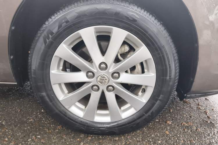 Used Buick GL8 2017 25S Luxury Version China V Standard Right Front Wheel Hub