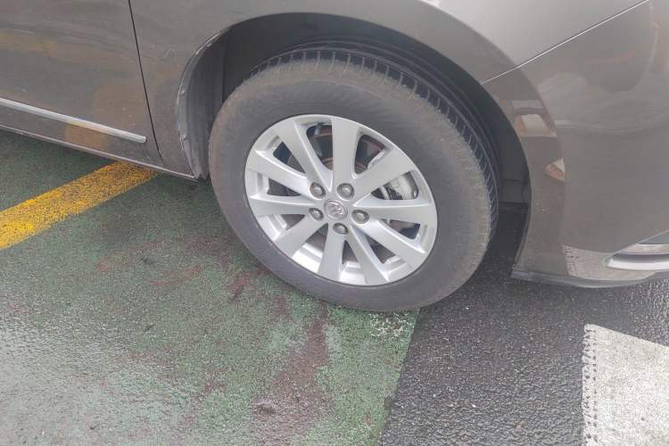 Used Buick GL8 2017 25S Prestige Version China V Standard Right Front Wheel Hub