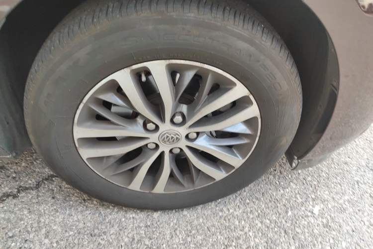 Used Buick GL8 2017 ES 28T Luxury Model China V Standard Right Front Wheel Hub