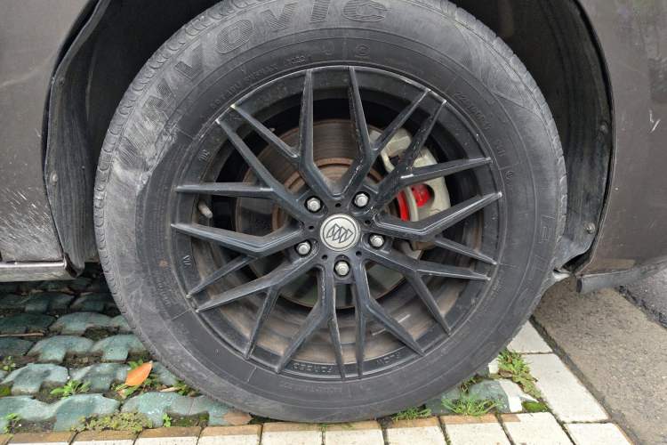 Used Buick GL8 2017 25S Luxury Version China V Standard Right Front Wheel Hub