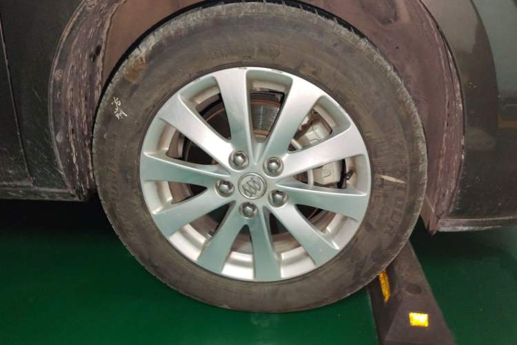 Used Buick GL8 2017 25S Comfort Version China V Standard Right Front Wheel Hub