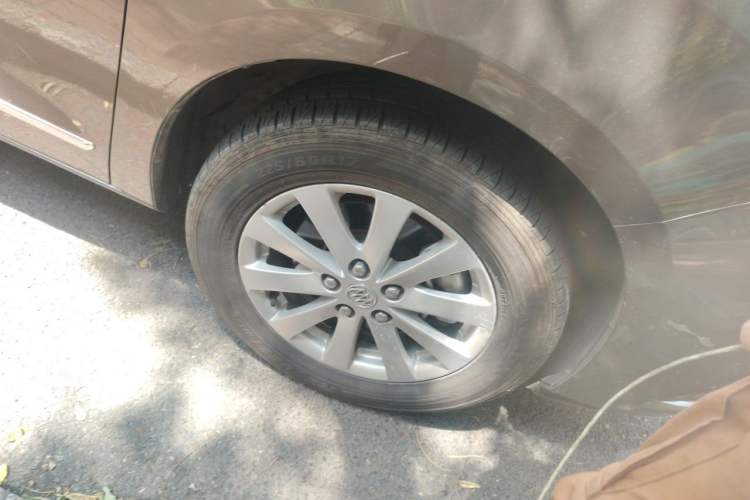 Used Buick GL8 2017 25S Luxury Version China V Standard Right Front Wheel Hub
