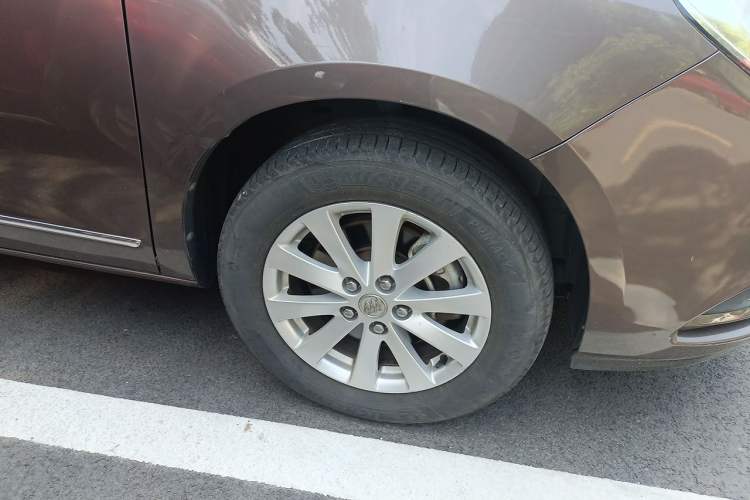 Used Buick GL8 2017 25S Prestige Version China V Standard Right Front Wheel Hub