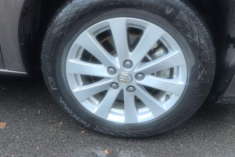Used Buick GL8 2017 25S Luxury Version China V Standard Right Front Wheel Hub