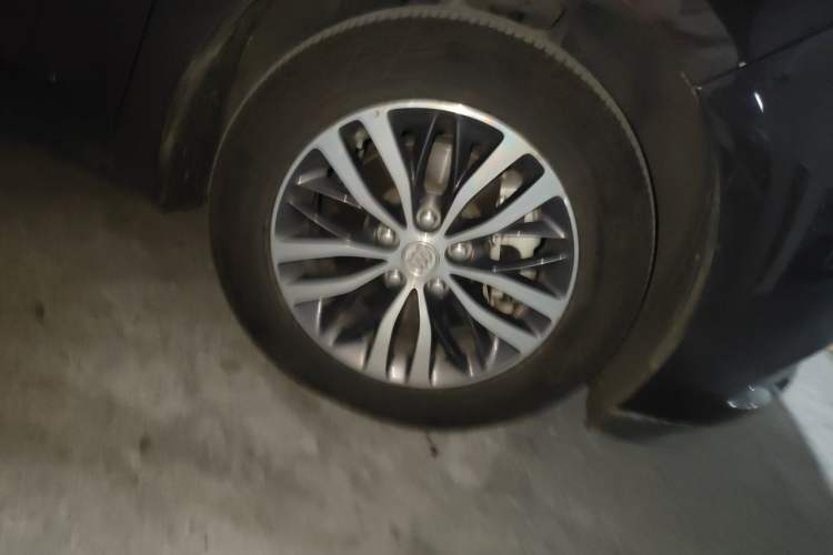 Used Buick GL8 2017 ES 28T Luxury Model China V Standard Right Front Wheel Hub