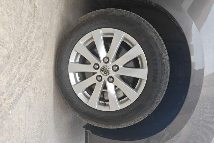 Used Buick GL8 2017 25S Luxury Version China V Standard Right Front Wheel Hub