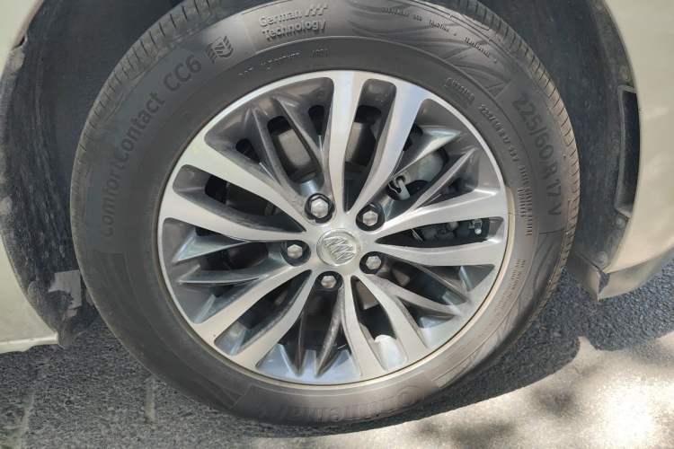 Used Buick GL8 2017 ES 28T Luxury Model China V Standard Right Front Wheel Hub